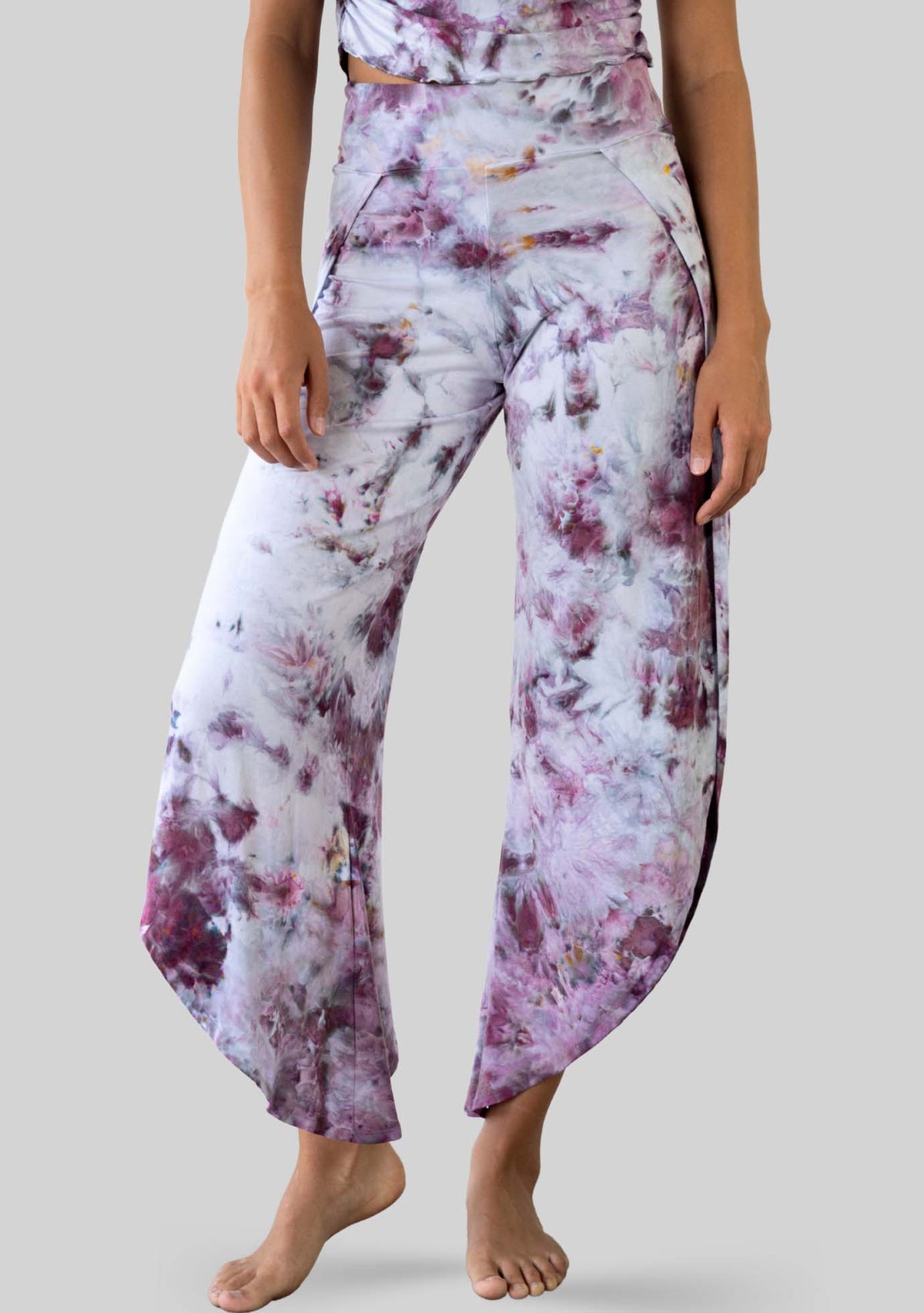 Jala Bhakti Pant in Fig - side view