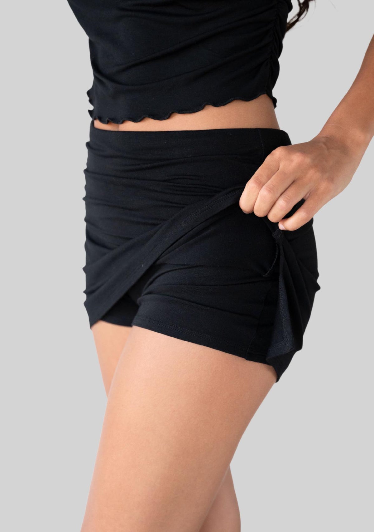 Jala Chill Skort in Black - detail view