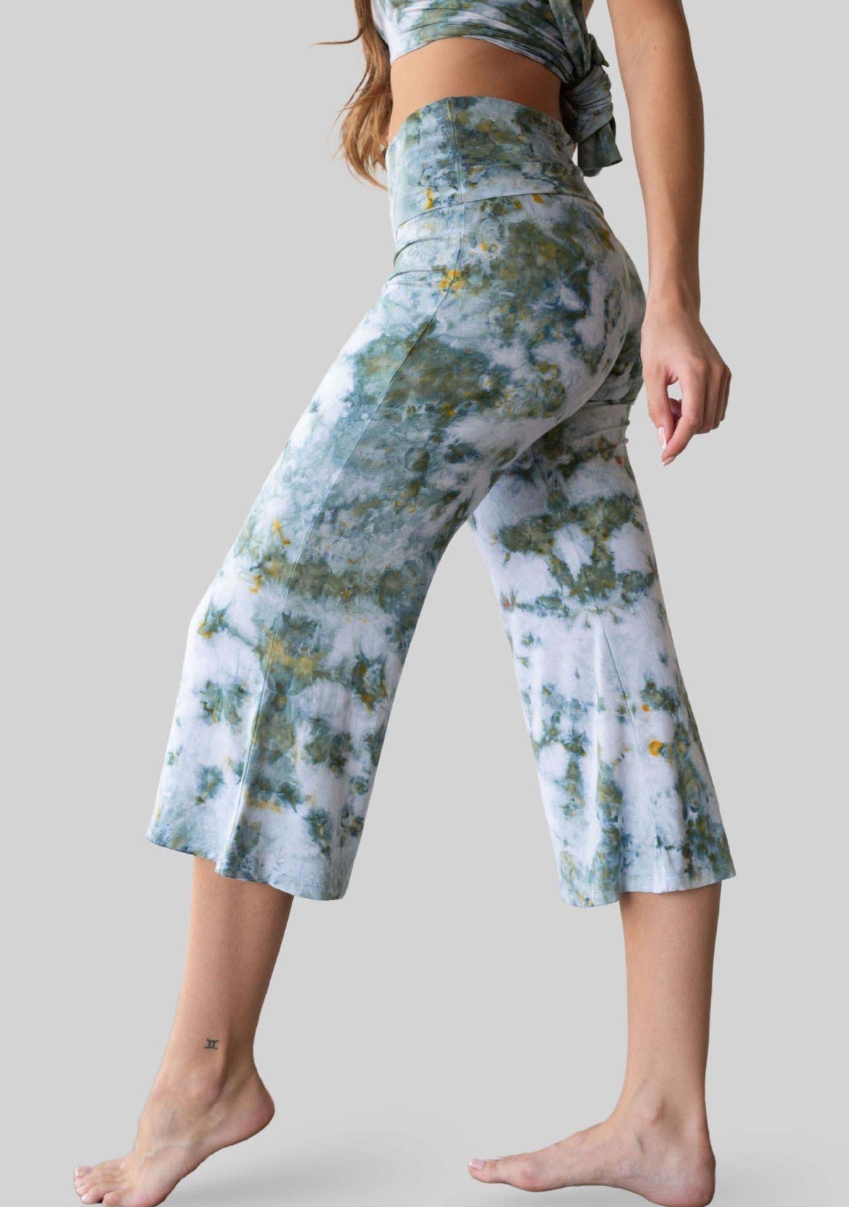 Jala Chill Yoga Capri in Seaweed - back view
