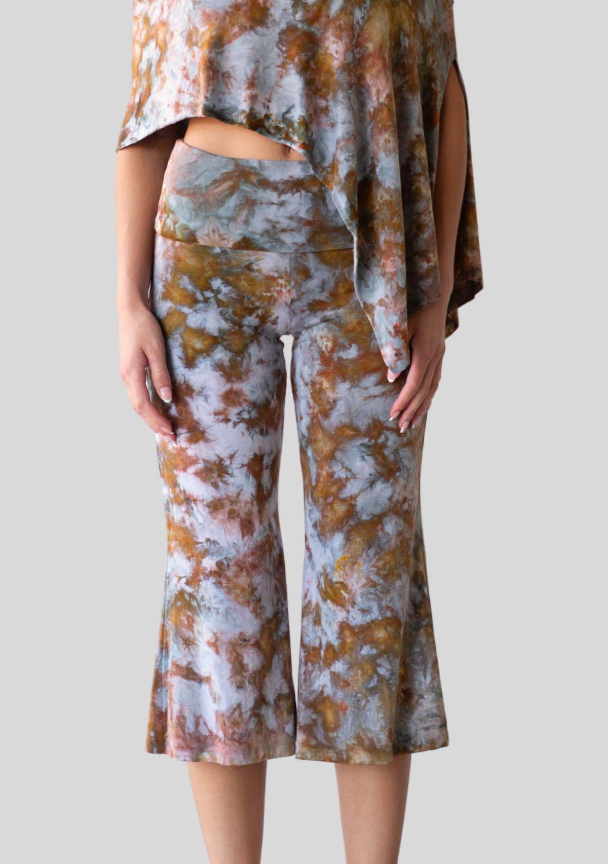 Jala Chill Yoga Capri in Terra - alternate view
