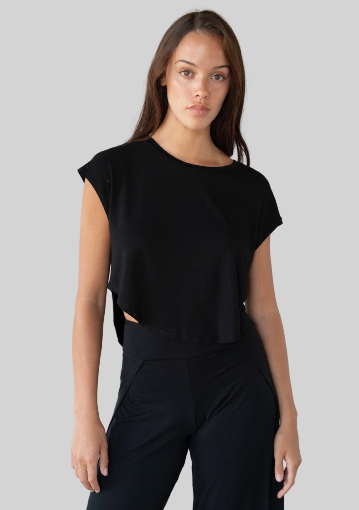 Jala Easy Tee in Black - model photo. [label] Amelia is 5'9" S