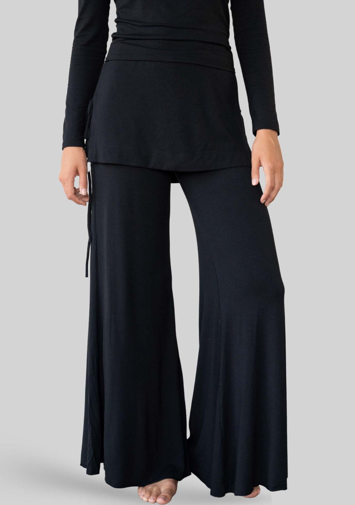 Jala Luna Pant in Black - side view