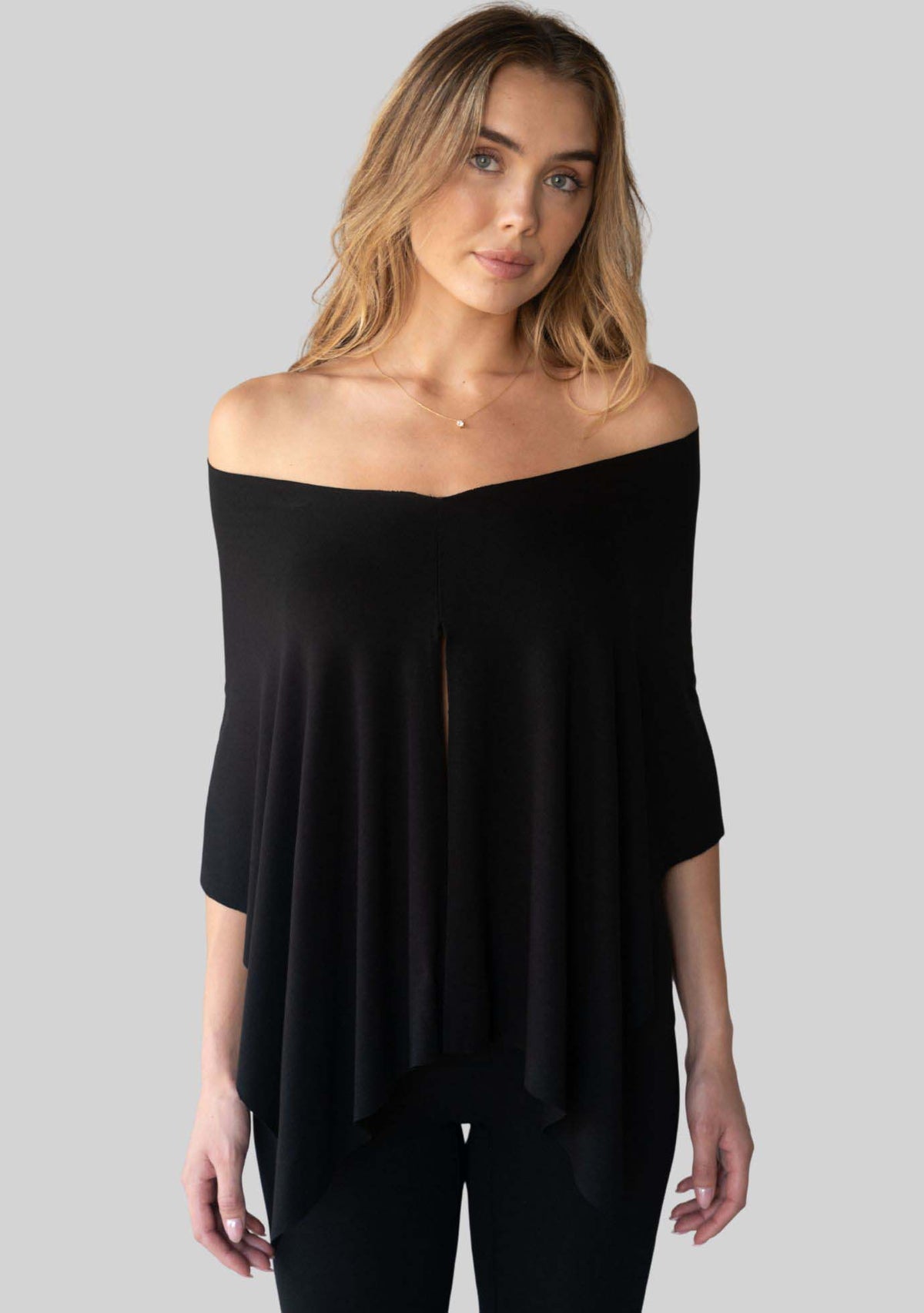 Jala Unwind Poncho in Black - close-up