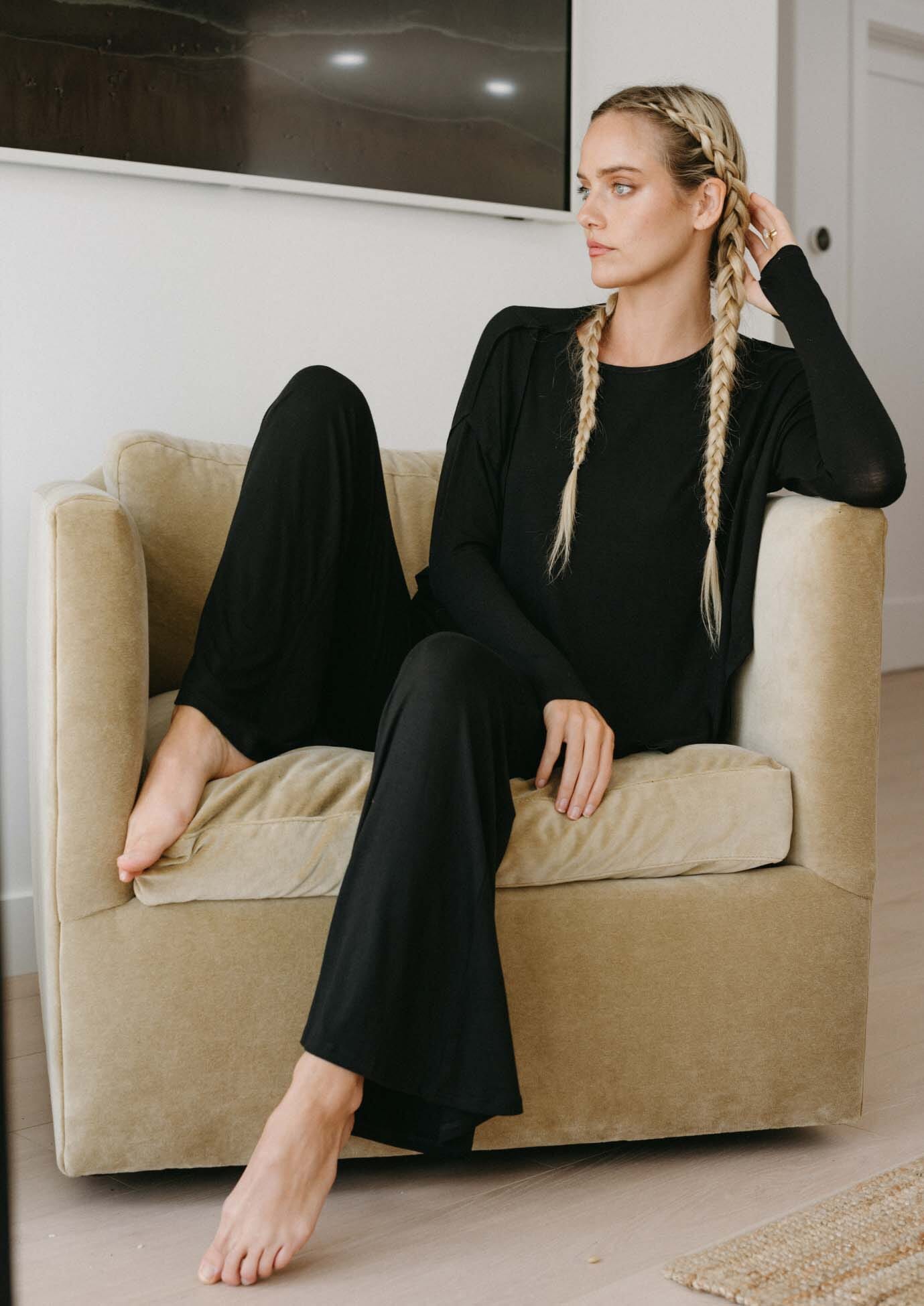 Jala Chill Yoga Pant in Black - model photo